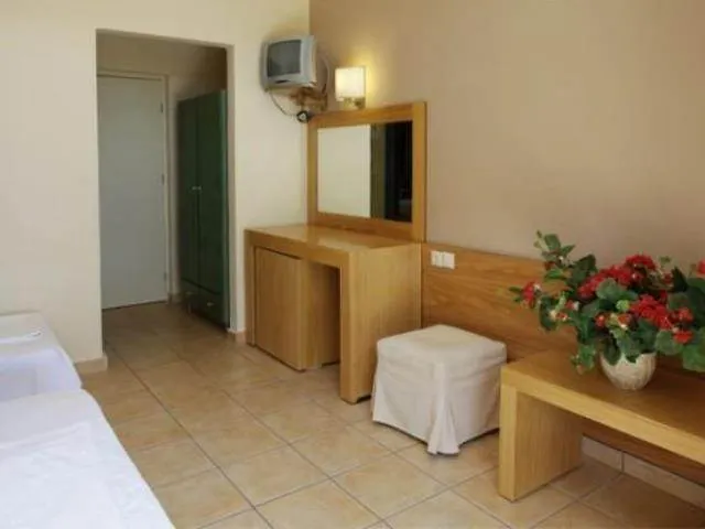 Ionian Sea Hotel & Villas - Aqua Park Kounopetra